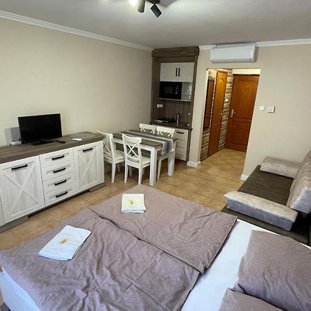 Dalma Apartment Gyula Bagian luar foto