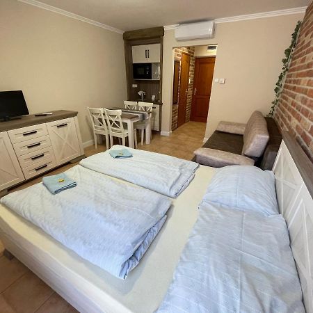 Dalma Apartment Gyula Bagian luar foto