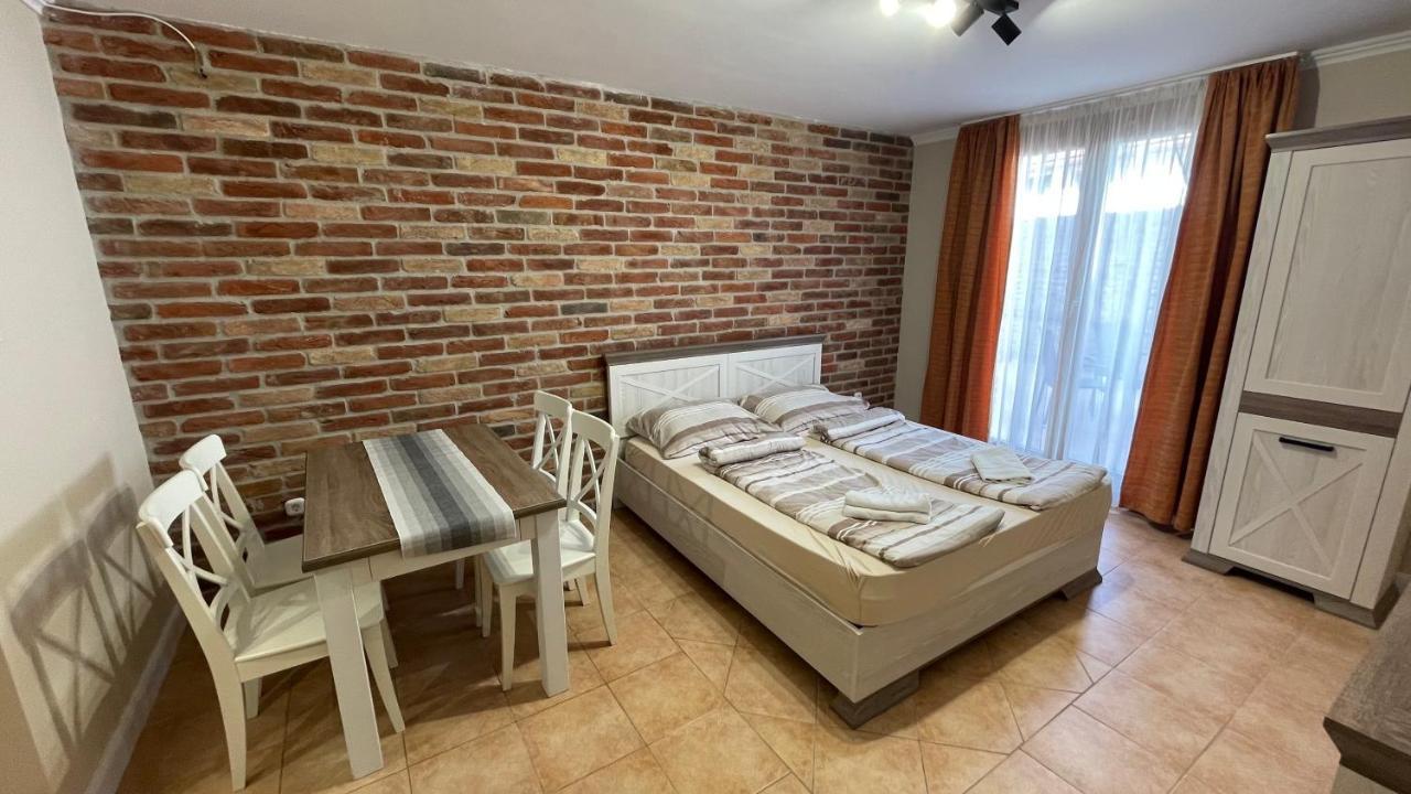 Dalma Apartment Gyula Bagian luar foto