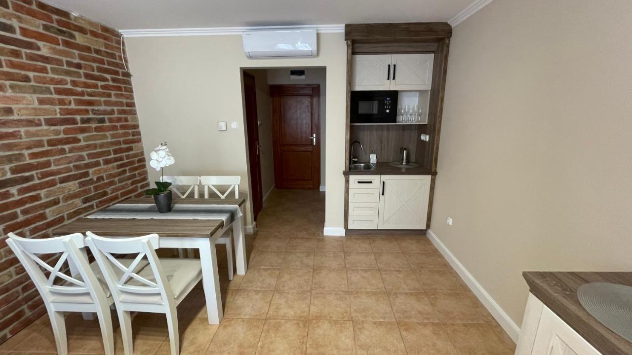 Dalma Apartment Gyula Bagian luar foto