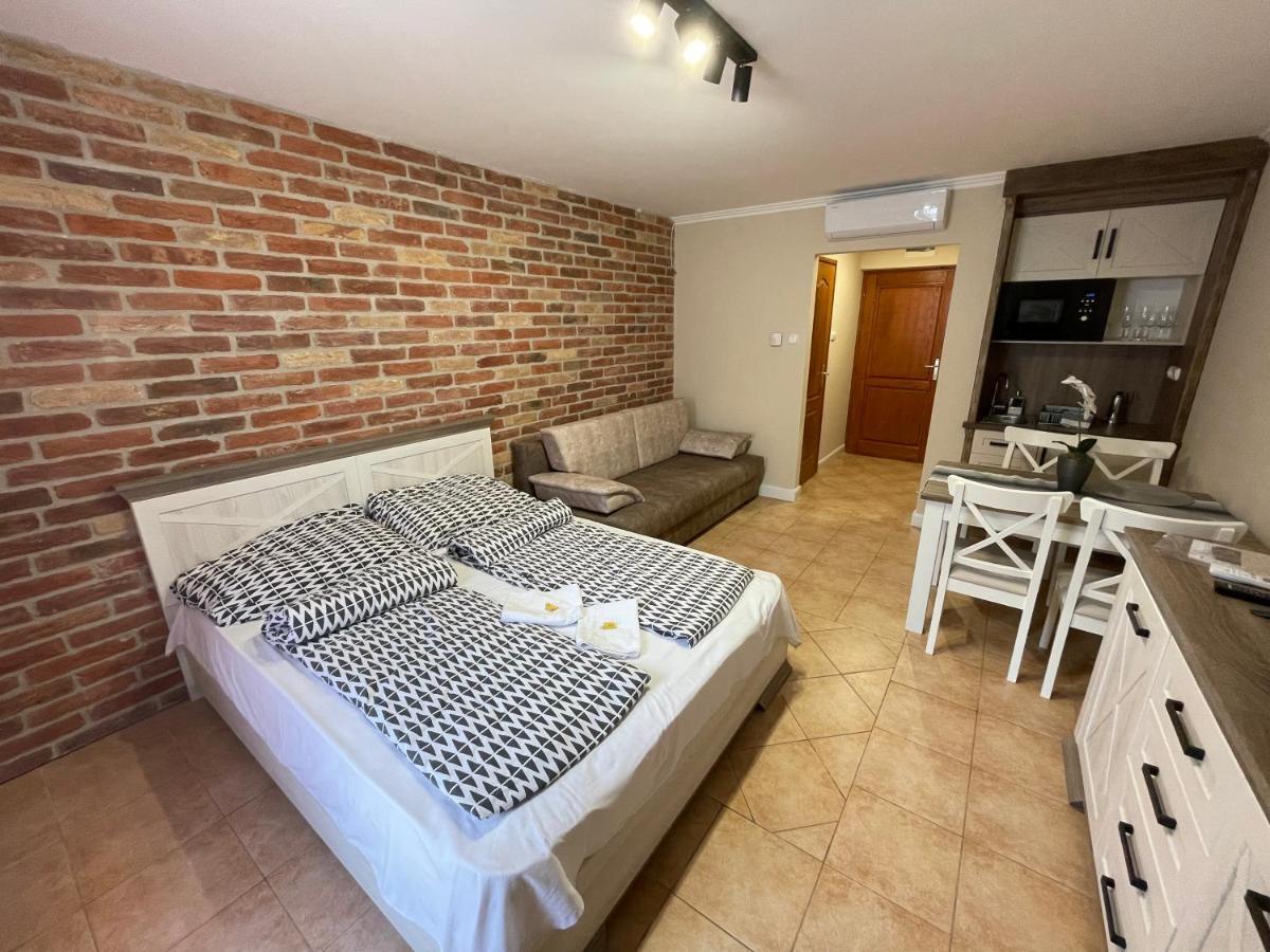 Dalma Apartment Gyula Bagian luar foto