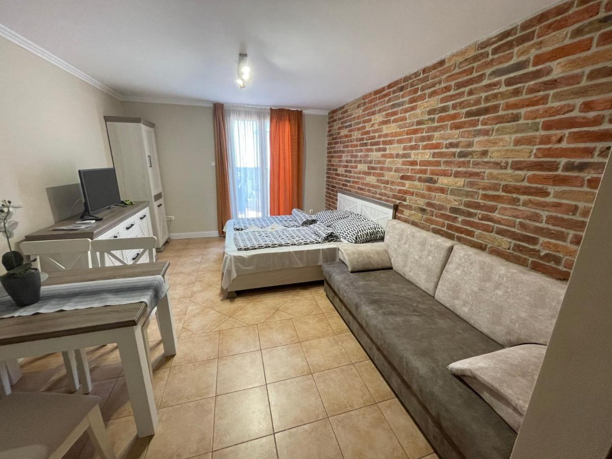 Dalma Apartment Gyula Bagian luar foto