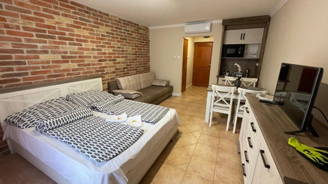 Dalma Apartment Gyula Bagian luar foto